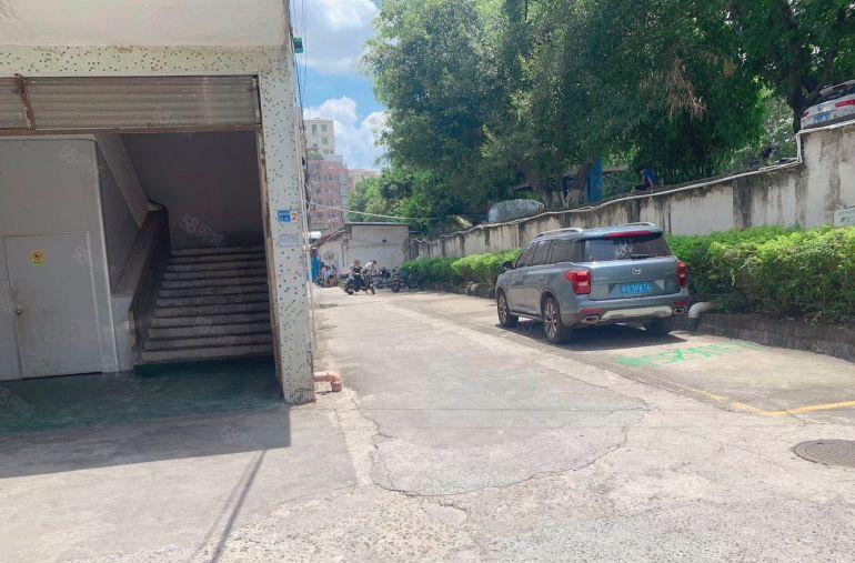 横沥镇石涌工业区独院厂房分租带地坪漆一楼厂房