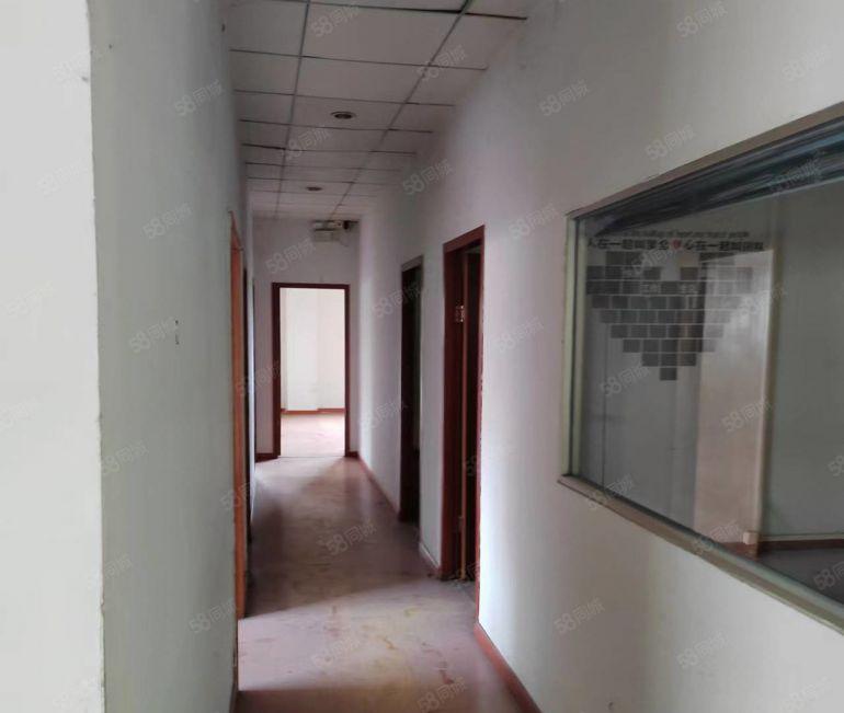 横沥镇三江工业区独院单一层砖墙到顶滴水9米钢构厂房低价招租