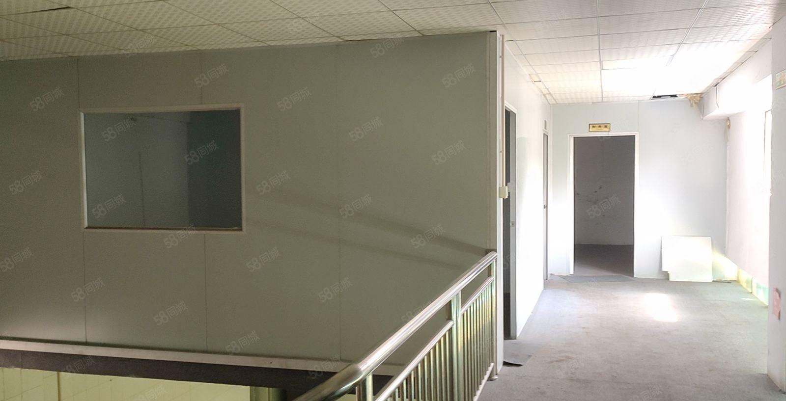 横沥模具城附近新出个人房东直租一楼500平方，带现成两层阁楼