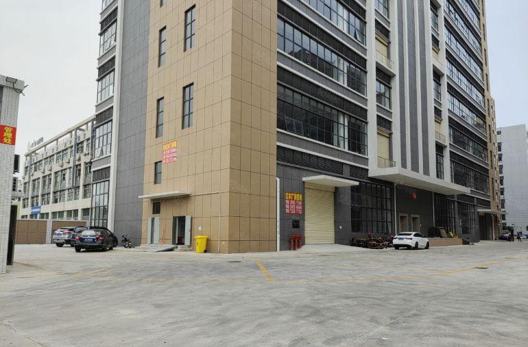 沙田工业区一楼厂房出租1000平方，水电齐全。空地大