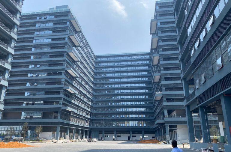 （全新红本厂房）单层9800平方共13层可分租