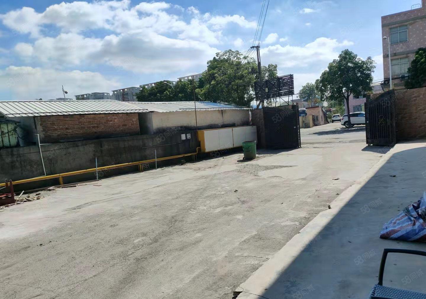 新出独门独户，低价格，交通方便