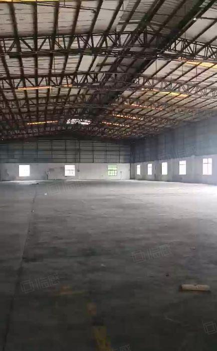 广深高速路口，独院7000平方仓库低价出租，交通方便空地大