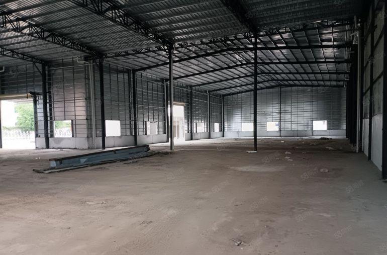 超大空地新出原房东独院钢构厂房，滴水九米高，形象好招工方便。