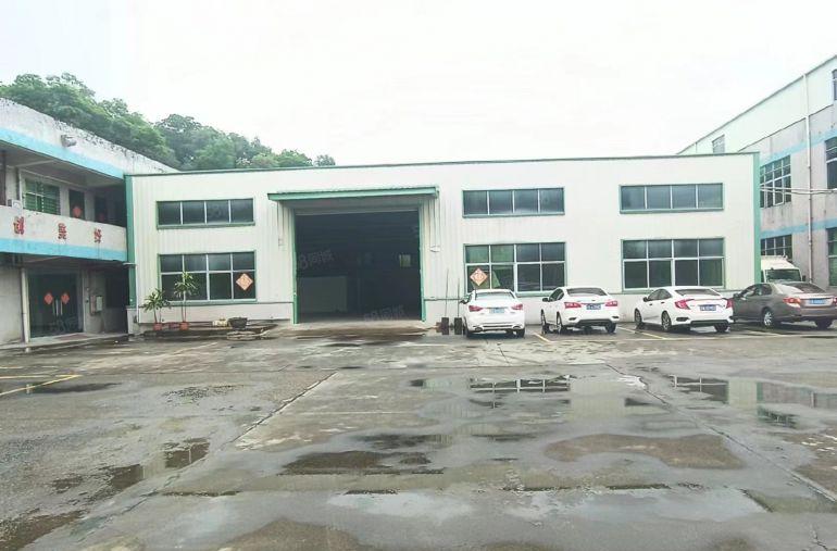 桥头靠常平滴水8米钢构厂房1200平方 现成办公室空地超大