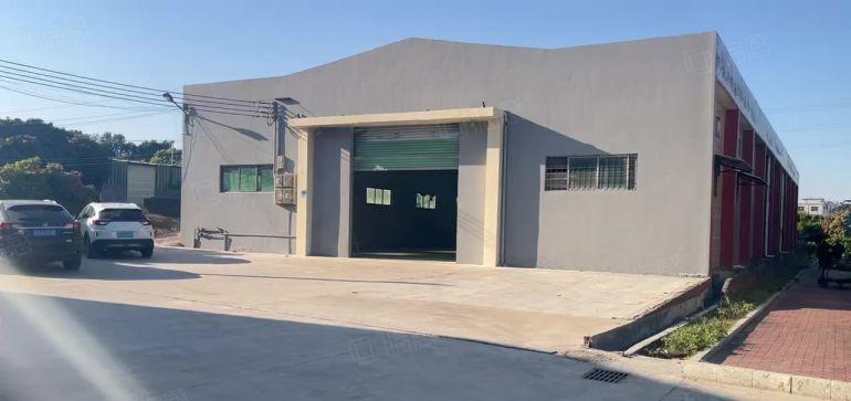 桥头新出原房东砖墙到顶小独院。现成办公室。吊顶可拆周边没居民