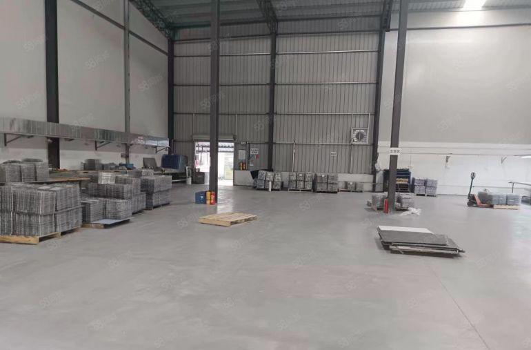 桥头本地房东800平独门独院厂房出租，滴水8米现成精装修宿舍