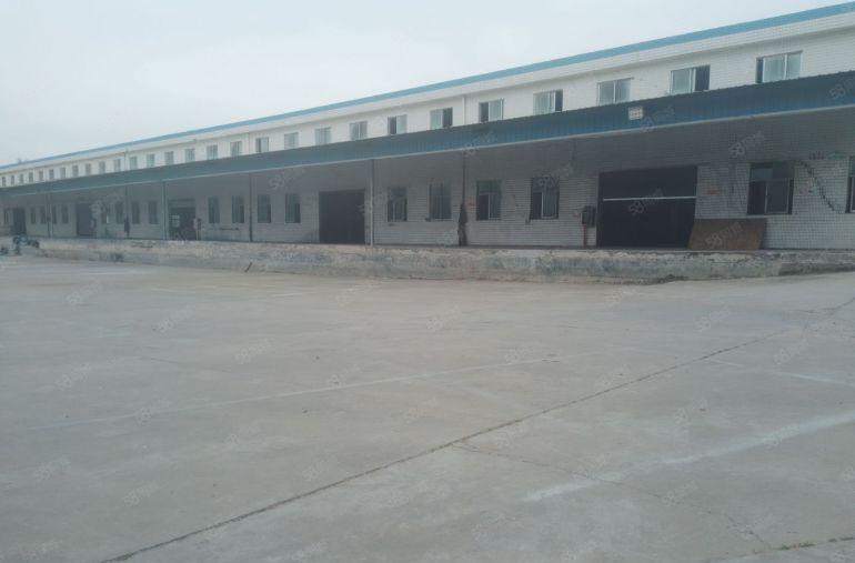 桥头镇原房东单一层钢构，现成水电到车间办公室。带行车空地超大