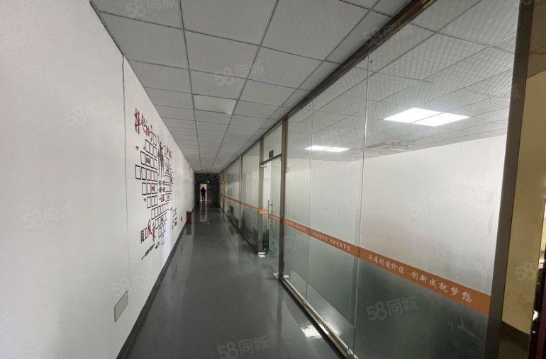 桥头新出原房东实际面积带豪华装修地坪漆办公室，带三吨电梯