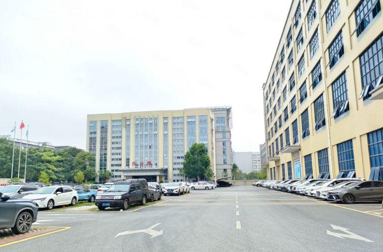 东坑镇工业区原房东标准厂房10块出租带2部5吨货梯低价出租