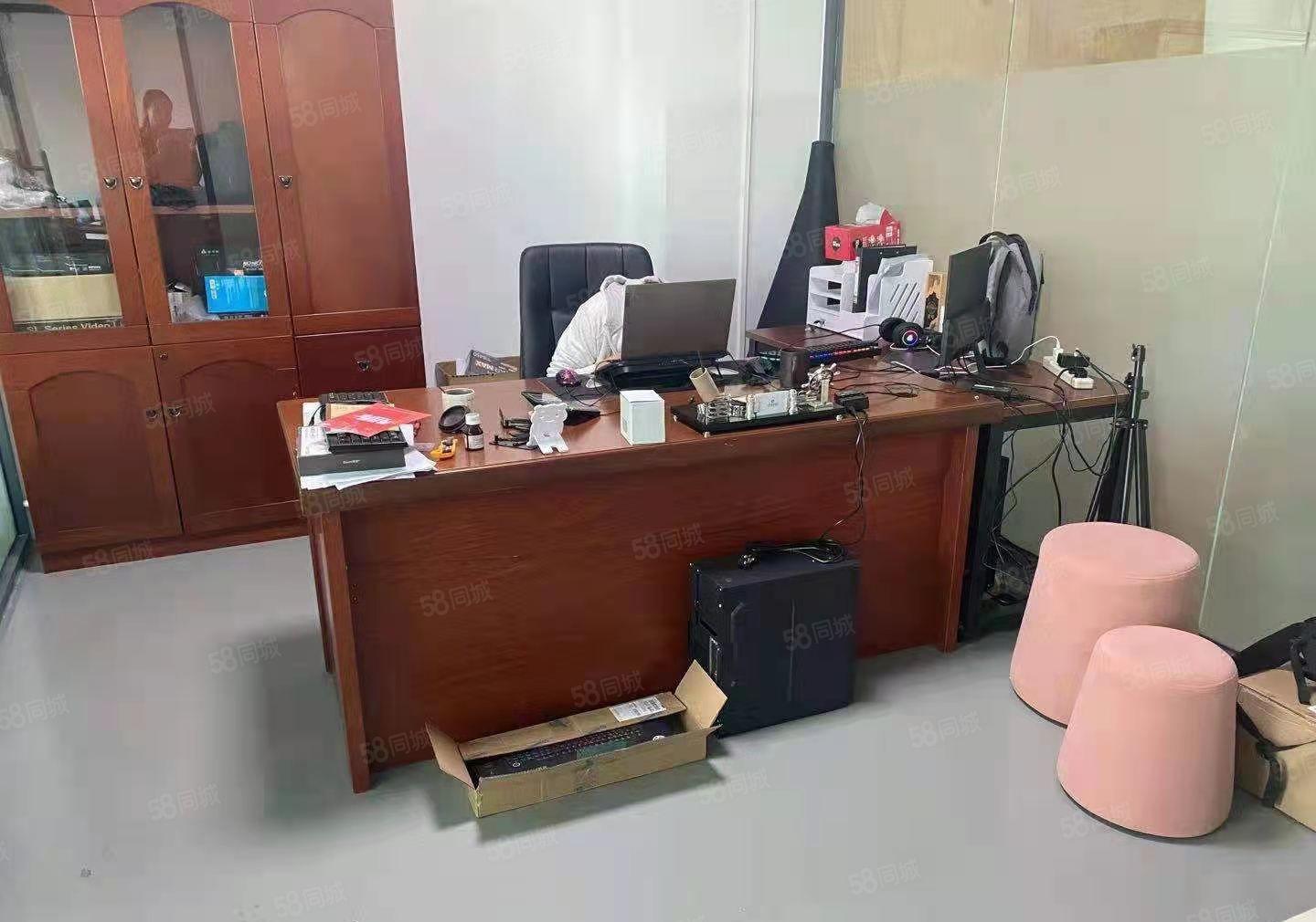 东坑镇新出拎包入驻工业厂房楼上750平方 现成装修 地坪漆