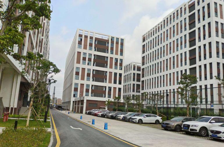 东坑角色原房东直租，3楼5300平整层重工业厂房出租