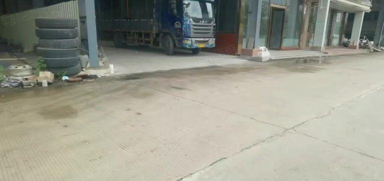 带行车5吨，滴水10米，空地大，厂房低价出租，1千五起租