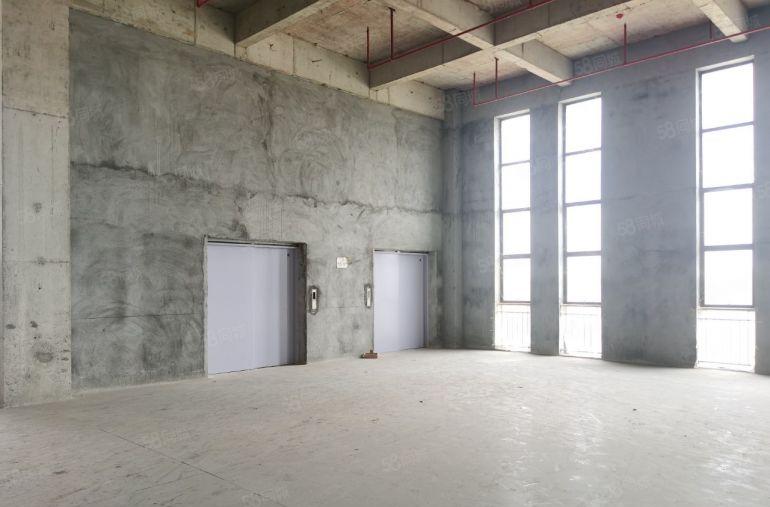 独门独院，原房东实际面积厂房低价出租，每层1980平方。