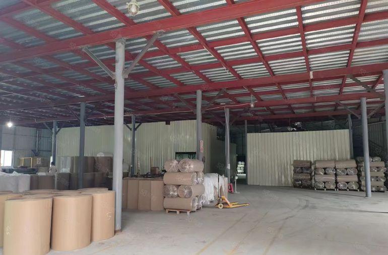 真实图片，厂房空地超大，钢构厂房滴水7米