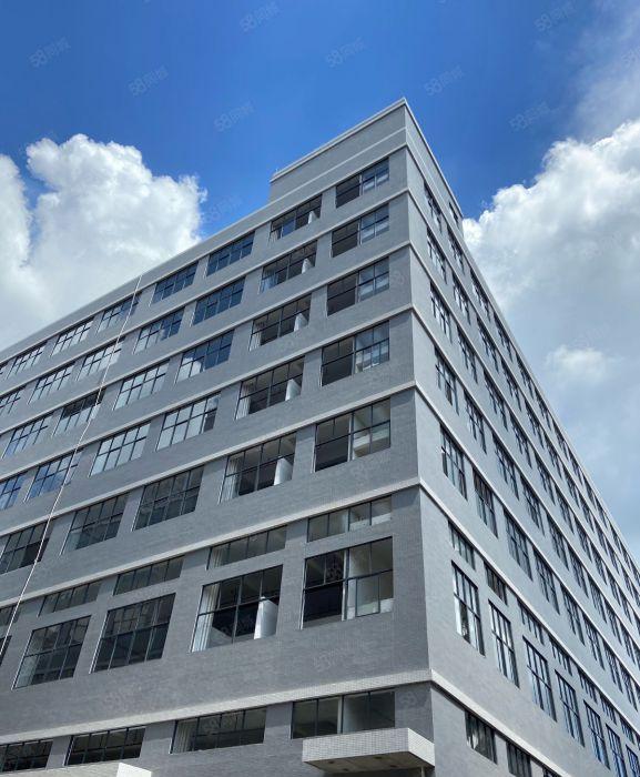 二楼带牛角7米高厂房2200平米配10吨电梯，房东直租