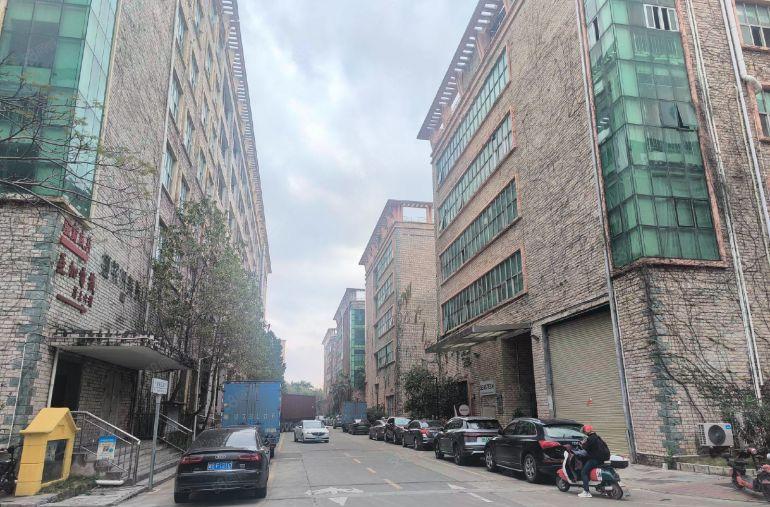 茶山原房东一二楼各2000平精装修厂房仓库，大小分租水电齐全