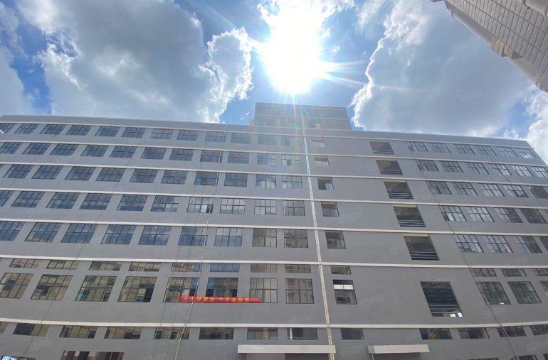 二楼带牛角7米高厂房2200平米配10吨电梯，原房东厂房出租