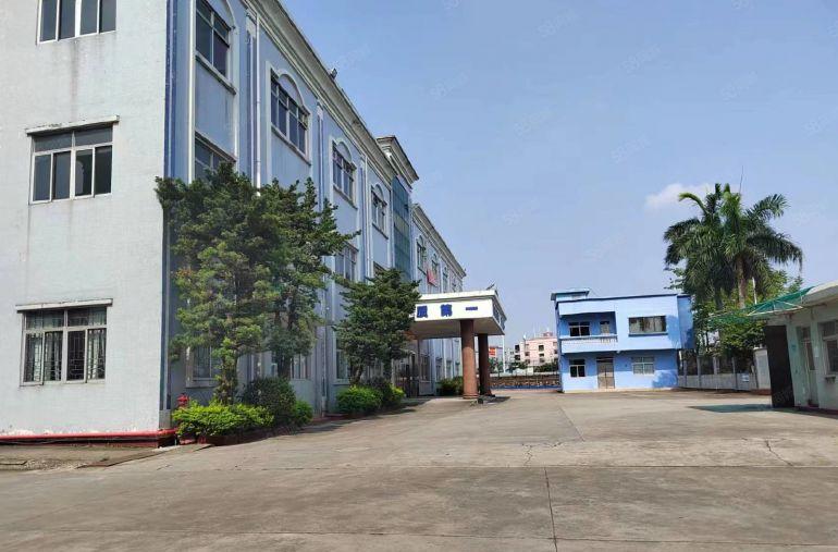 独门独院厂房6500平方，宿舍1000平方。租12元，12元