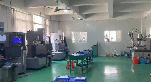 长安沙头二楼厂房出租680平方 带现成办公室 主线