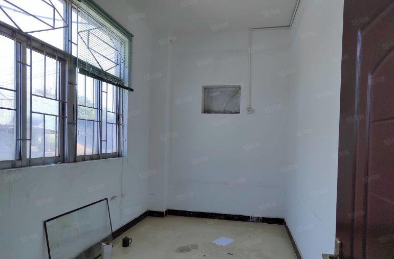 石排镇下沙村 标准原房东一楼600平厂房出租 带装修办公室