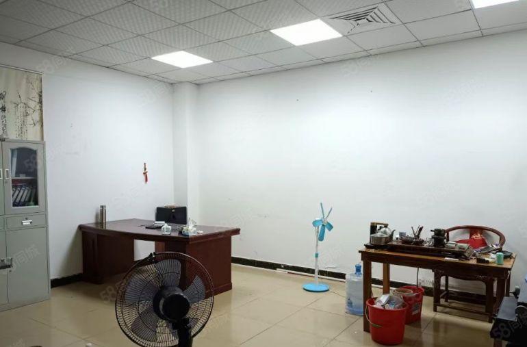 石排镇原房东的标准一楼厂房，可以架航车水电到车间有装修办公室