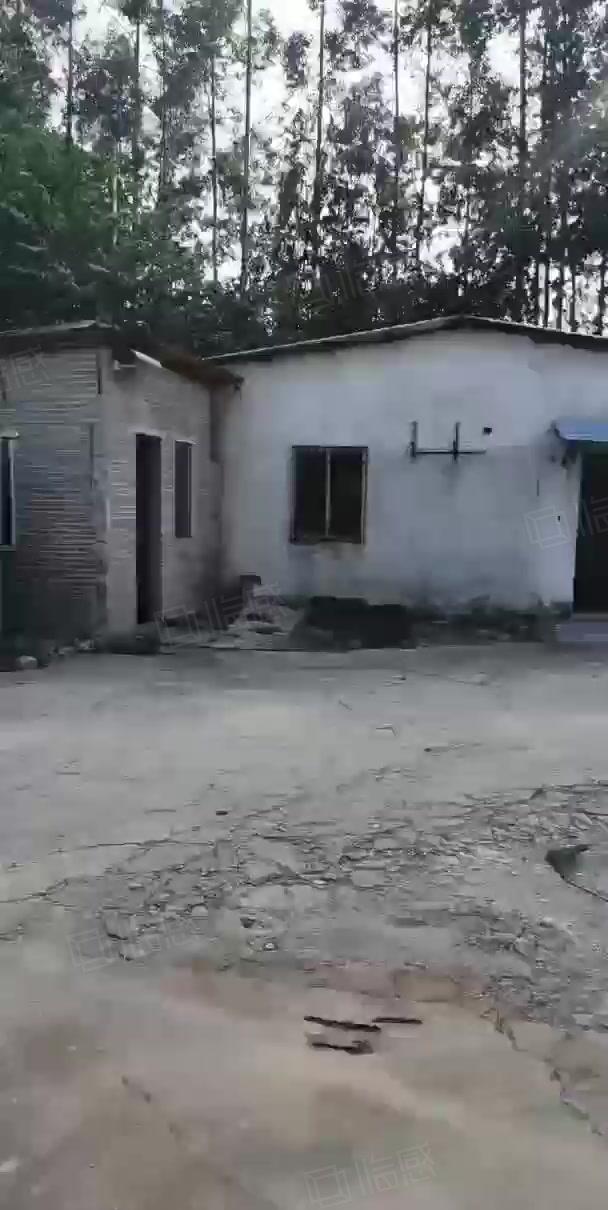 原房东独院厂房1500平方，空地3000平方。四面环山无居民