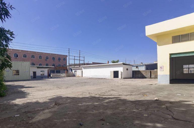 13.5元石排原房东独门3100平标准厂房，水电到位，钢结构