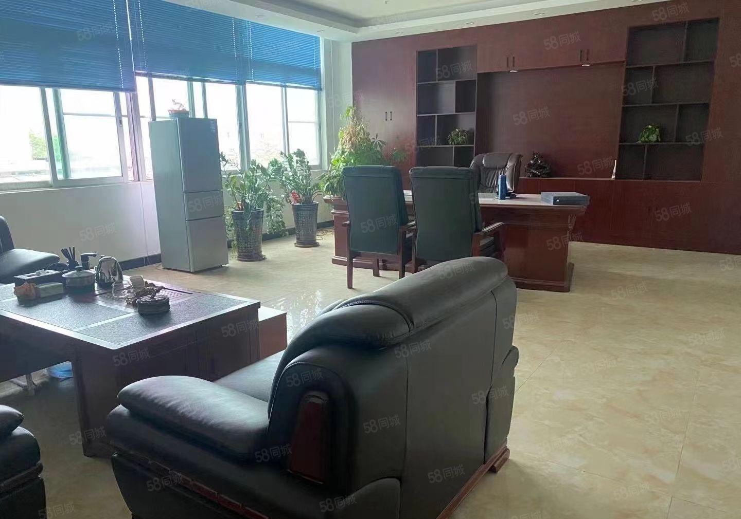 石排镇高速路口新出独院三层厂房3500平 带精装修