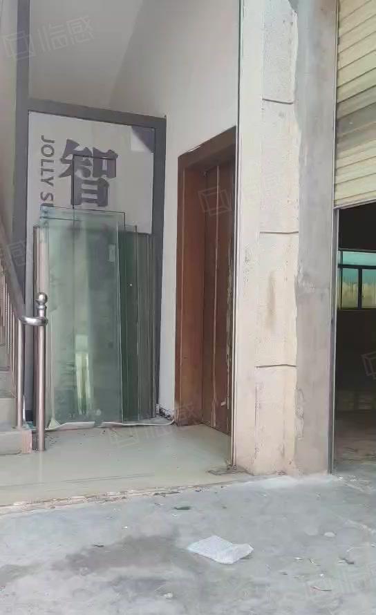 实图石排利丰旁智汇城一楼厂房850平出租 现成水电装修可分租