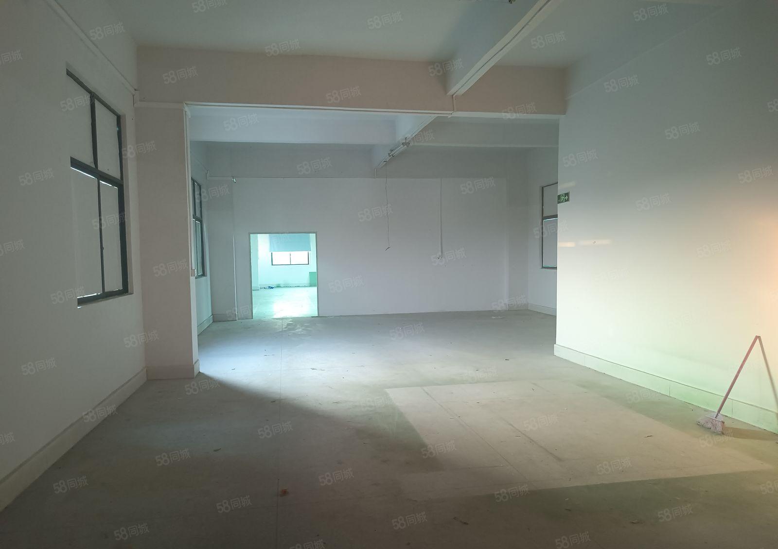 石排镇新出原房东标准厂房楼上1200平方有现成办公室低价出租