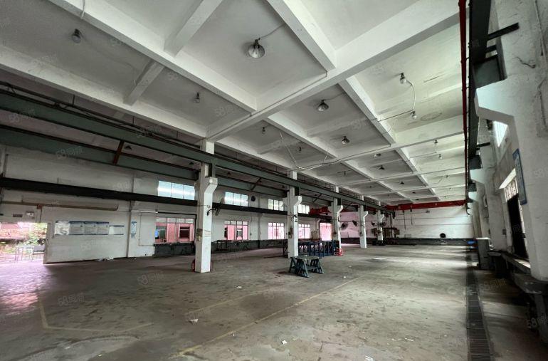 石排镇原房东水泥到顶层高6米单一层带四部行车厂房出租