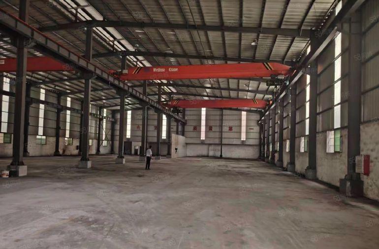 1800平方原房东独门独院带三台10吨航车厂房出租