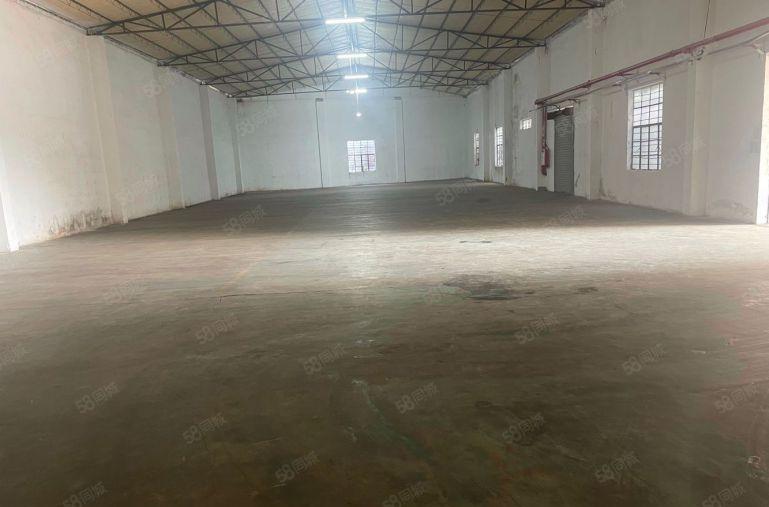 中堂东向13元1000平一楼厂房仓库出租。