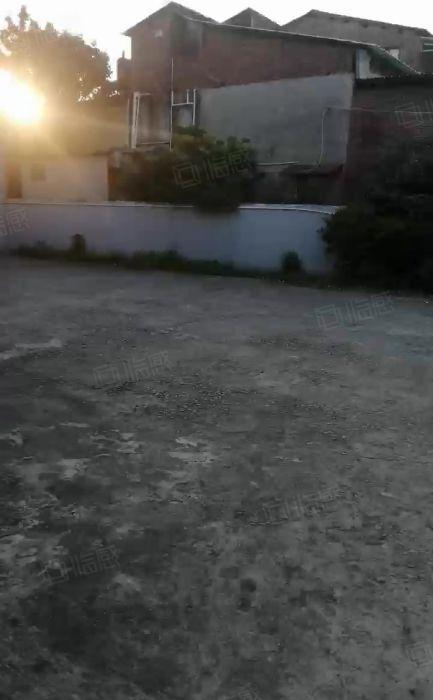 中堂独门独院主干道旁2600平方标准厂房出租