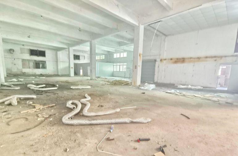 独门独院，800平方，可进拖挂车靠广深高速，自带注塑环评