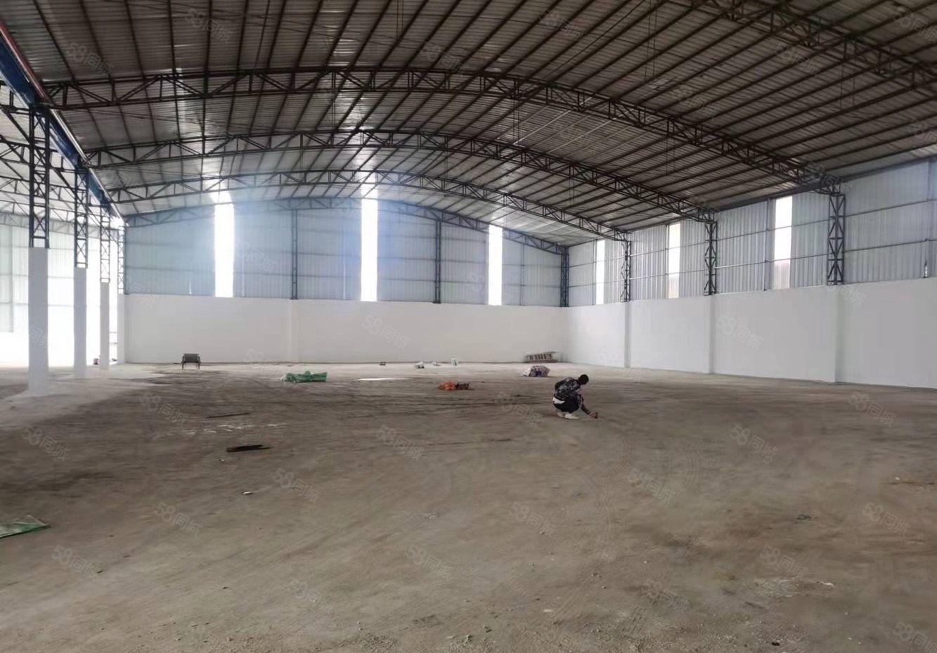 中堂主路边独院钢构房出租3000方，滴水8米。电315KVA