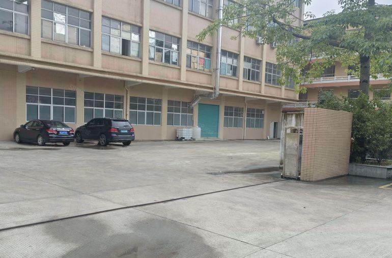 原房东1500平方一楼厂房仓库出租，带办公室，交通方便