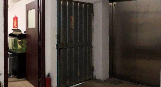 小型厂房出租，带大电梯，带宿舍，交通方便（茶上综合市场旁）