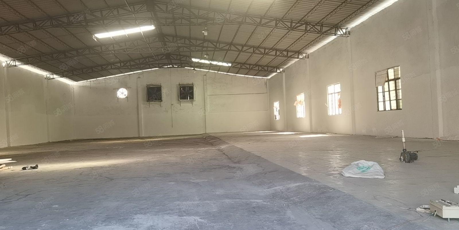 小独院1600平方厂房出租，小加工小污染的福利厂房