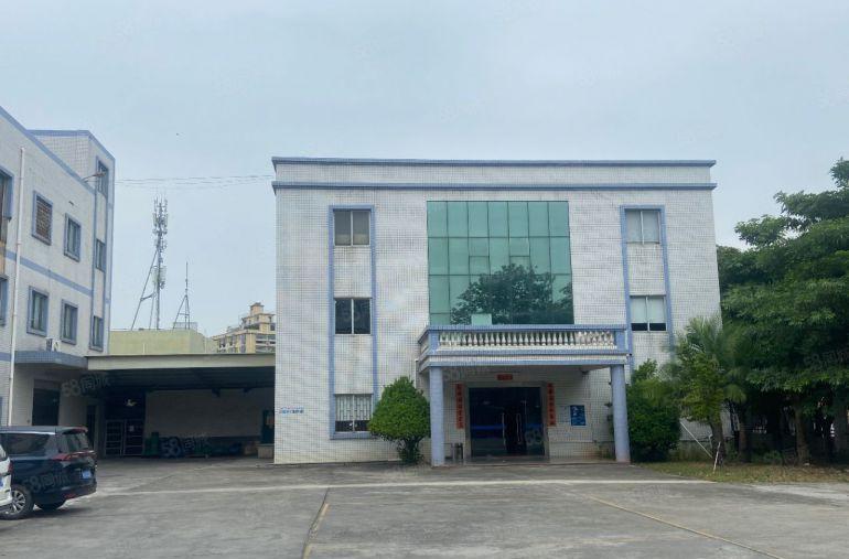 企石镇原房东独门独院标准厂房，空地超大，有办公楼宿舍，形象好