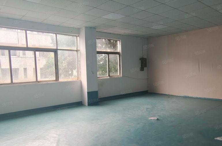 厂房出租企石镇中心厂房出租带3间现成办公室出租，水电齐全。