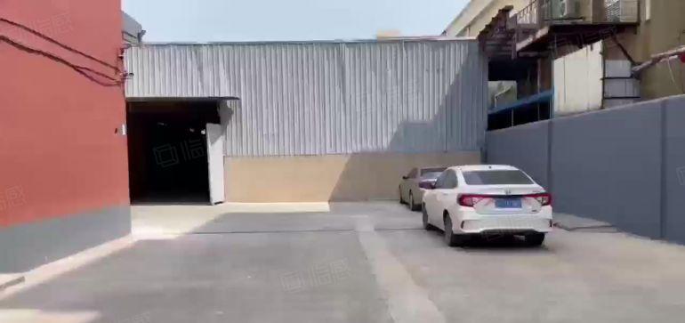 企石镇原房东单一层钢构厂房，滴水有八米多高空地超大可以架航车