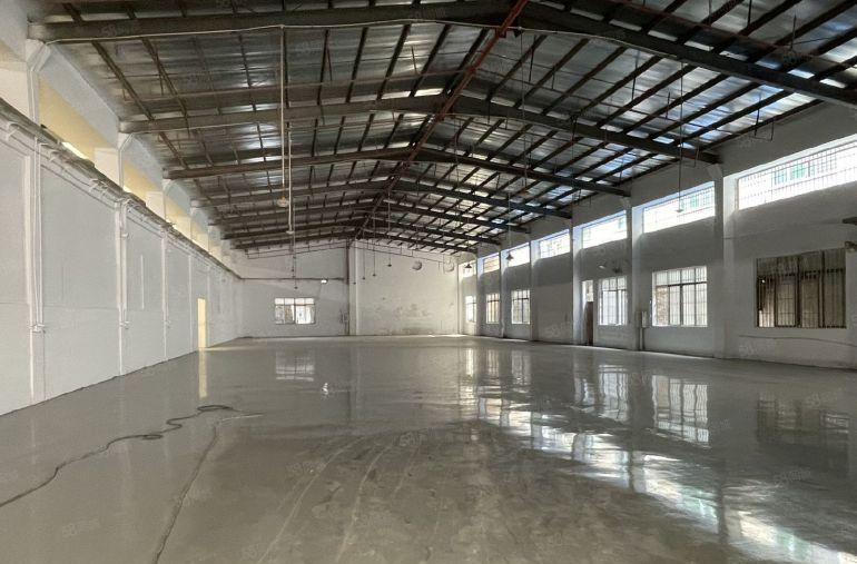 企石镇原房东单一层钢构厂房，滴水有八米多高空地超大可以架航车