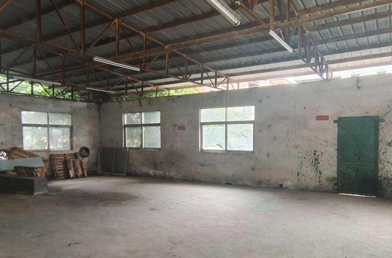 厂房出租企石镇中心厂房出租带3间现成办公室出租，水电齐全。