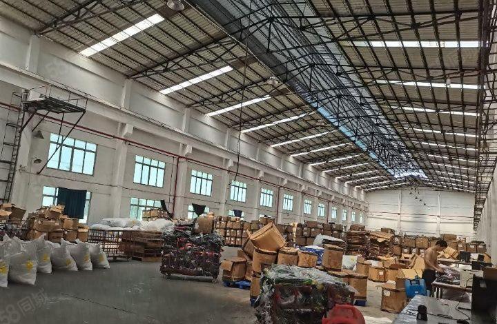 特价出租滴水13米高钢构厂房60000平带卸货平台 空地大