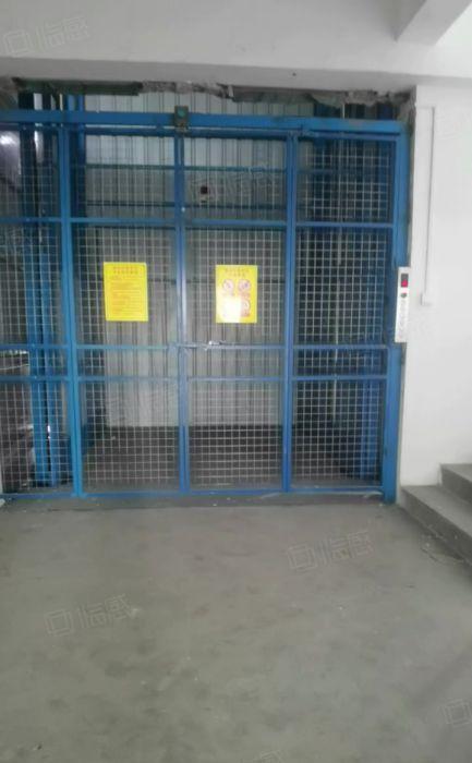 砖墙到顶，水泥顶滴水5米700平方，独门独院厂房便宜出租