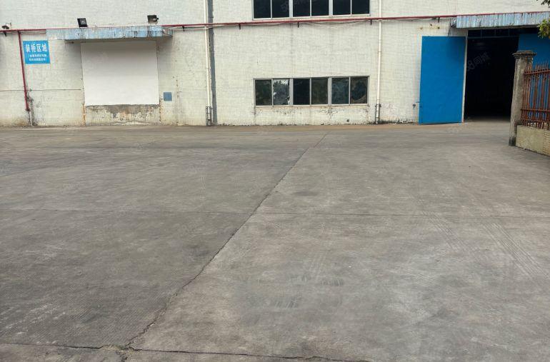 谢岗镇标准厂房出租仓库出租2600平方水电齐全带卸货平台