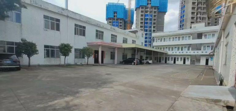 8元谢岗楼上带装修厂房低价出租，适合电子贸易设备小加工电商等