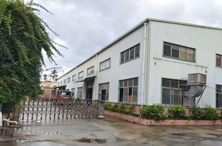 谢岗镇重工业单一层厂房招租，滴水8米，带3部15吨行车！